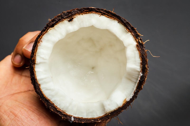 アミノ酸系洗浄成分の原料になるココナッツ
